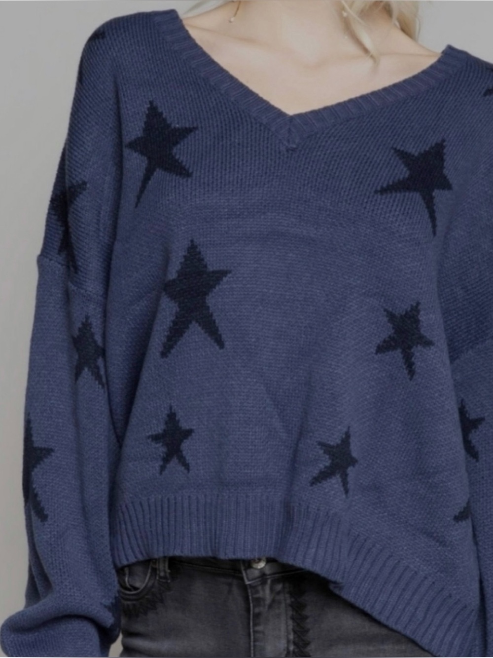 POL Falling Blue Stars V-Neck Boxy Cropped Knit Sweater